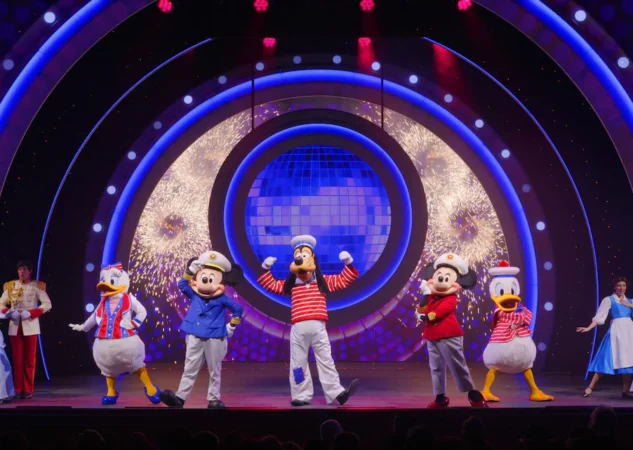 亞洲迪士尼郵輪開箱｜Disney Adventure 迪士尼探險號餐廳 + 娛樂 + Hidden Mickey 全解析